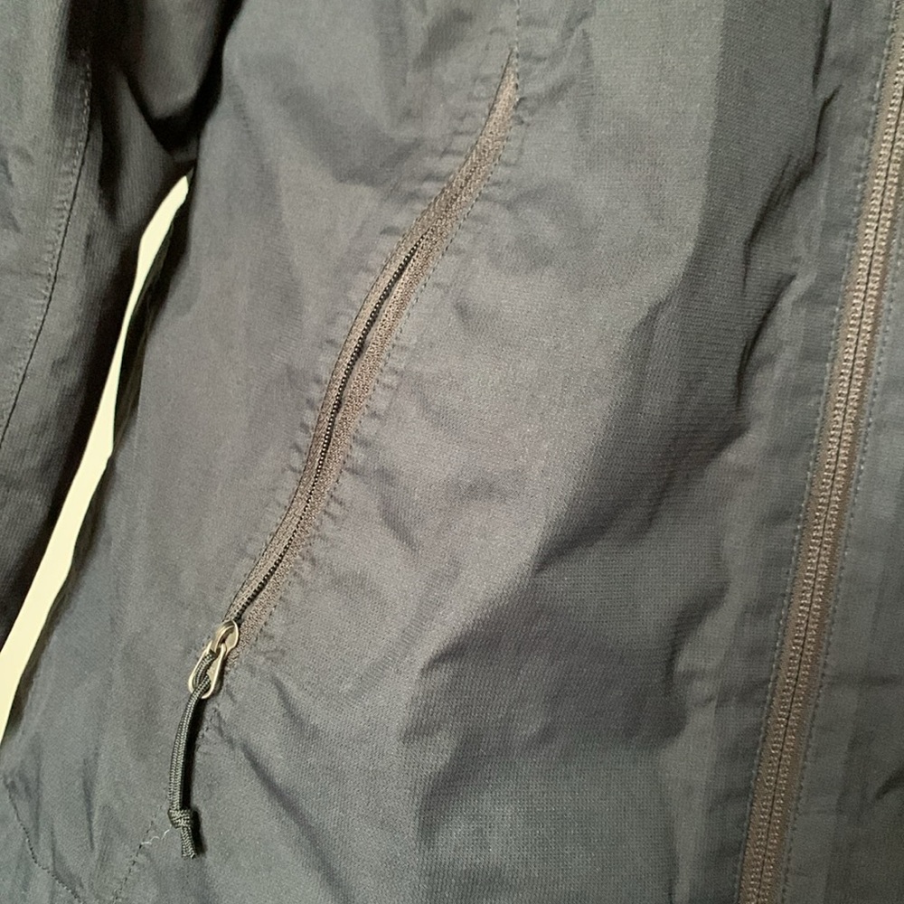 Northface Women’s Resolve Plus Jacket in Black - Picture 7 of 14